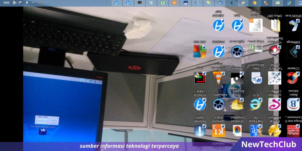 Layar Laptop Terbalik? Jangan Panik! Ini Cara Praktis Atasinya!