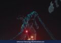 Apple Pamerkan Godzilla Raksasa dari Ribuan Drone di Atas LA